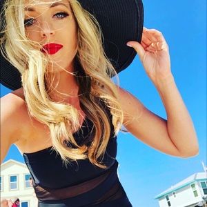 Meet your Posher, Lexi